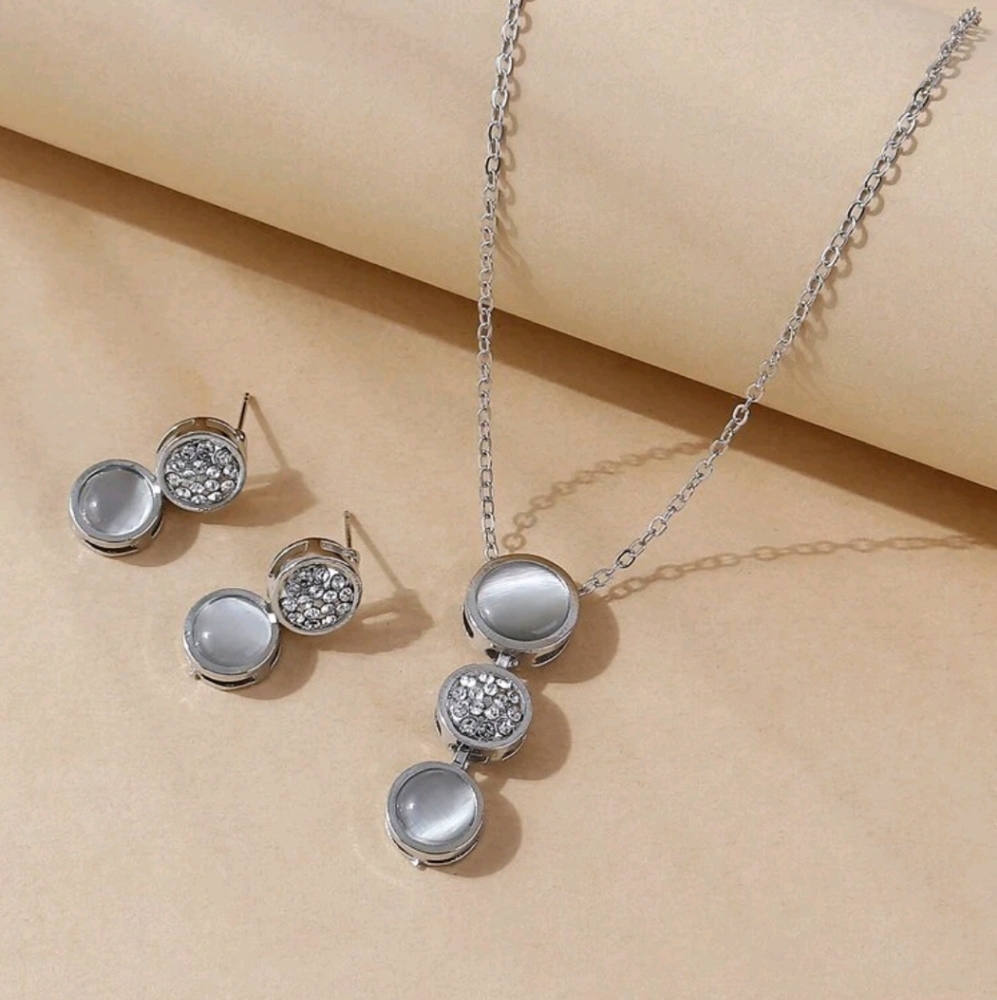 🍉5 For $25* Rhinestone Necklace & Earrings